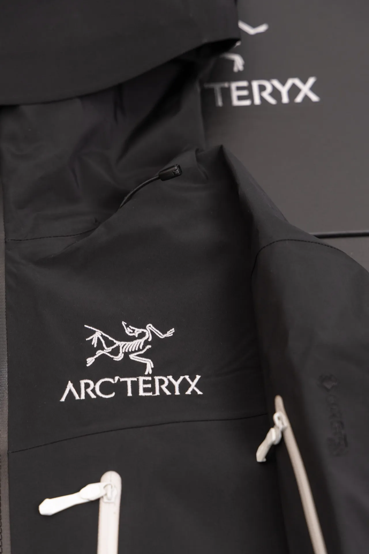 Quality ARC'TERYX SV Arcteryx Alpha SV GTX Same Style S XXL Premium ～ ！ ， 。 Recco ， ， ！ Authentic Gore-Tex ： 100% ＋ ＋20d ( )＋ Authentic ！ ！ ～ ， 。 。 ， ， ， 。 ， Quality 。 😊 Quality ！ Size：S/M/L/XL/XXL ： 81 83 86 88 90 ：117 122 128 132 136 ： 59 61 64 66 68 ： 53 55 58 60 62 S 80-120 M 110-150 L 140-170 XL 160 XXL 180 os ～